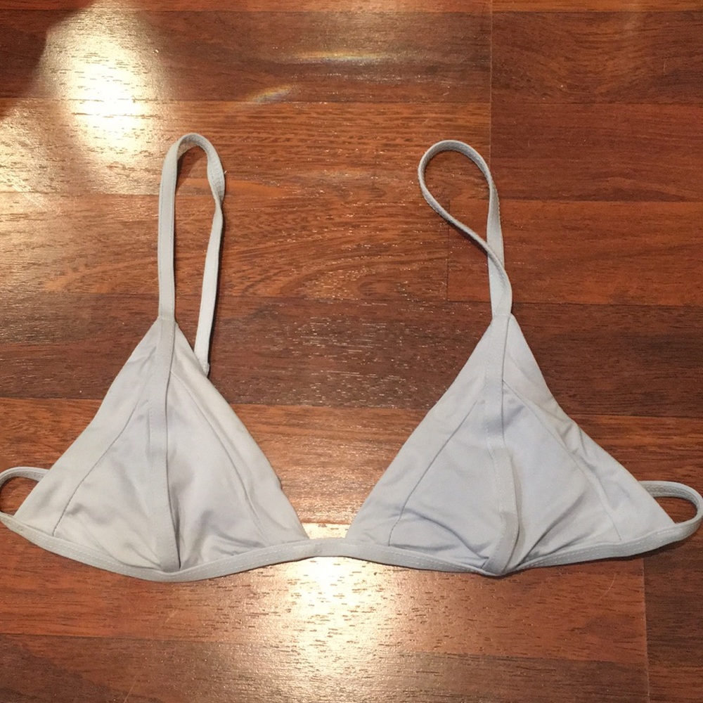 LOOKING TO TRADE Frankie’s Valentina top in cloud